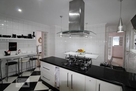 Casa à venda com 302m², 4 quartos e 2 vagas Casa à venda com 302m², 4 quartos e 2 vagasCozinha