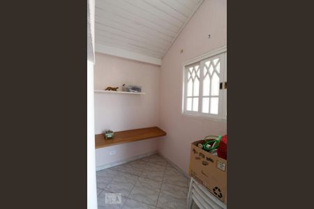 Casa à venda com 302m², 4 quartos e 2 vagas Casa à venda com 302m², 4 quartos e 2 vagasQuarto de Serviço