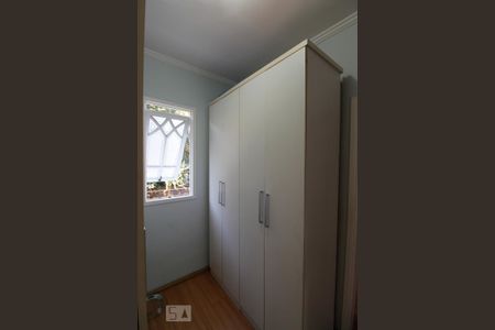 Casa à venda com 302m², 4 quartos e 2 vagas Casa à venda com 302m², 4 quartos e 2 vagasCloset da Suíte 1