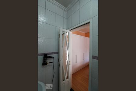 Casa à venda com 302m², 4 quartos e 2 vagas Casa à venda com 302m², 4 quartos e 2 vagasBanheiro da Suíte 2