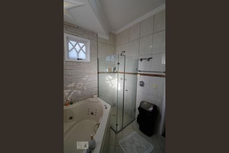 Casa à venda com 302m², 4 quartos e 2 vagas Casa à venda com 302m², 4 quartos e 2 vagasBanheiro da Suíte 1