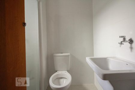 Banheiro  de kitnet/studio para alugar com 1 quarto, 21m² em Tatuapé, São Paulo