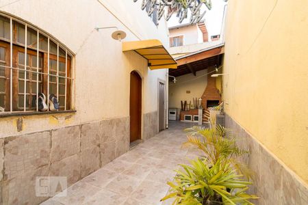 Casa para alugar com 385m², 3 quartos e 5 vagasCorredor lateral externo