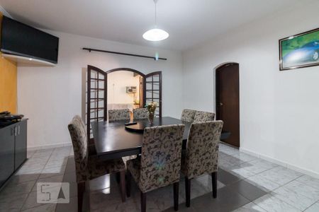 Casa para alugar com 385m², 3 quartos e 5 vagasCopa