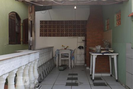 Casa à venda com 220m², 3 quartos e 3 vagasVaranda