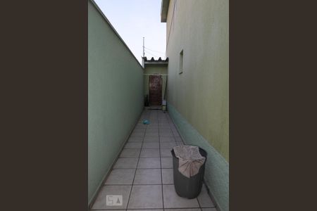 Casa à venda com 220m², 3 quartos e 3 vagasCorredor externo