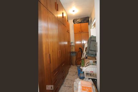 Casa à venda com 220m², 3 quartos e 3 vagasDespensa - quarto