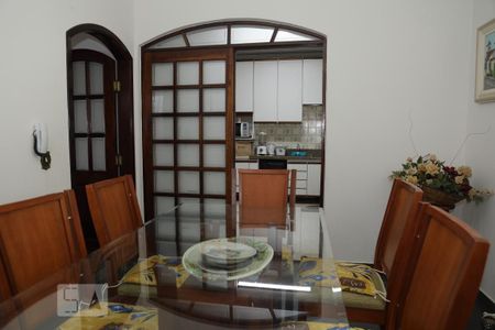 Casa à venda com 220m², 3 quartos e 3 vagasCopa