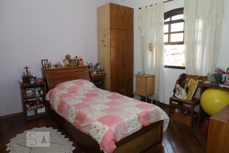 Casa à venda com 220m², 3 quartos e 3 vagasQuarto 2