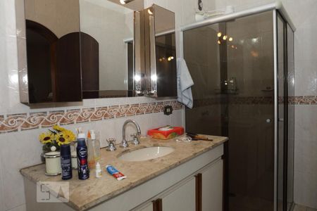 Casa à venda com 220m², 3 quartos e 3 vagasBanheiro do Quarto 1