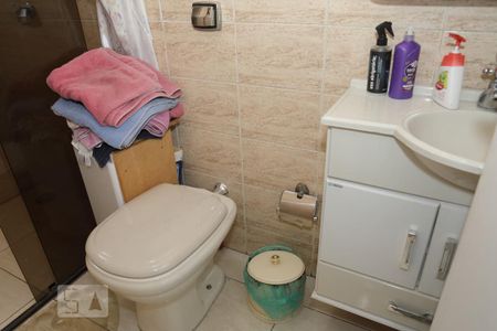 Casa à venda com 220m², 3 quartos e 3 vagasBanheiro do Quarto 2