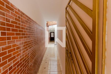 Casa à venda com 180m², 3 quartos e 2 vagasCorredor