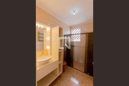 Casa à venda com 180m², 3 quartos e 2 vagasBanheiro da Suíte