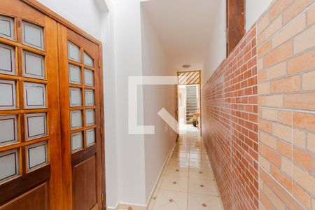 Casa à venda com 180m², 3 quartos e 2 vagasCorredor