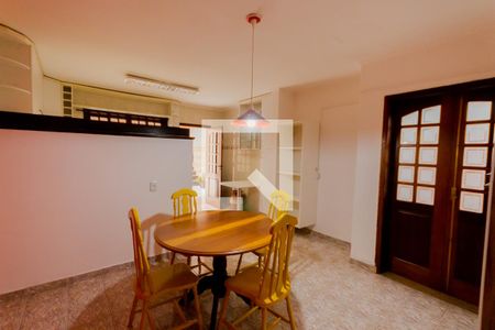 Casa à venda com 180m², 3 quartos e 2 vagasCozinha