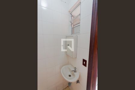 Casa à venda com 180m², 3 quartos e 2 vagasBanheiro de Serviço