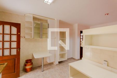 Casa à venda com 180m², 3 quartos e 2 vagasCozinha