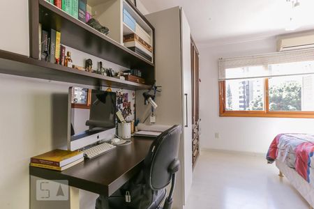 Apartamento à venda com 138m², 2 quartos e 2 vagas Apartamento à venda com 138m², 2 quartos e 2 vagasSuíte