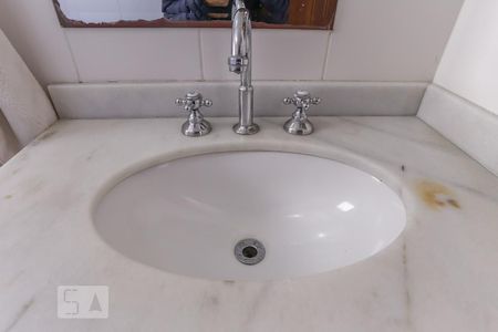 Apartamento à venda com 138m², 2 quartos e 2 vagas Apartamento à venda com 138m², 2 quartos e 2 vagasBanheiro da Suíte