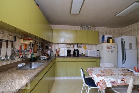 Apartamento à venda com 143m², 4 quartos e 2 vagasCozinha