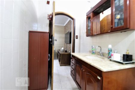 Casa à venda com 165m², 3 quartos e 3 vagasBanheiro social