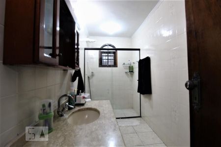 Casa à venda com 165m², 3 quartos e 3 vagasBanheiro social