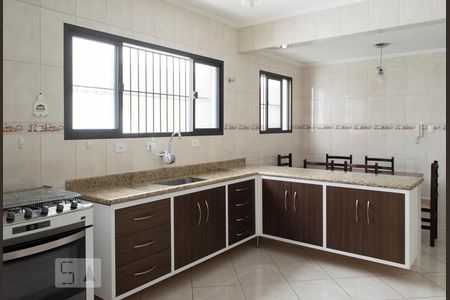 Casa à venda com 115m², 2 quartos e 2 vagas Casa à venda com 115m², 2 quartos e 2 vagasCOZINHA