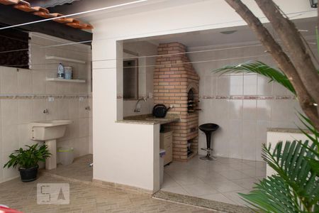 Casa à venda com 115m², 2 quartos e 2 vagas Casa à venda com 115m², 2 quartos e 2 vagasQUINTAL FUNDOS
