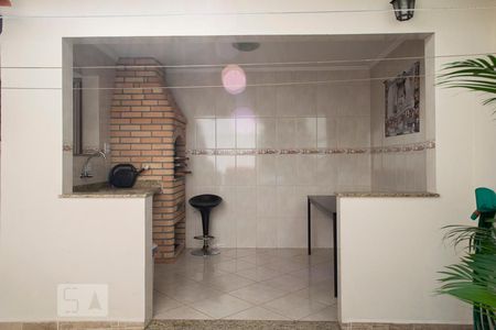 Casa à venda com 115m², 2 quartos e 2 vagas Casa à venda com 115m², 2 quartos e 2 vagasQUINTAL FUNDOS