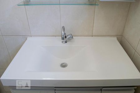 Casa à venda com 115m², 2 quartos e 2 vagas Casa à venda com 115m², 2 quartos e 2 vagasBANHEIRO