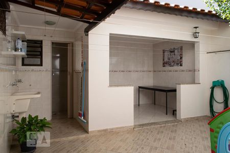 Casa à venda com 115m², 2 quartos e 2 vagas Casa à venda com 115m², 2 quartos e 2 vagasQUINTAL FUNDOS