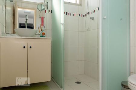 Banheiro de apartamento para alugar com 2 quartos, 55m² em Bosque da Saúde, São Paulo
