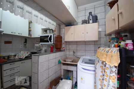 Casa à venda com 303m², 7 quartos e 4 vagas Casa à venda com 303m², 7 quartos e 4 vagasÁrea de Serviço (Casa Principal)