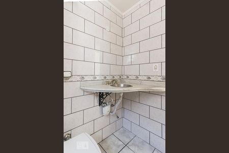 Banheiro da Suíte de apartamento para alugar com 1 quarto, 45m² em Higienópolis, Porto Alegre