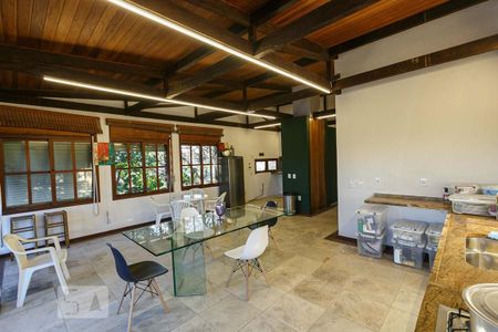 Apartamento à venda com 554m², 6 quartos e 5 vagas Apartamento à venda com 554m², 6 quartos e 5 vagasSalão de Festas