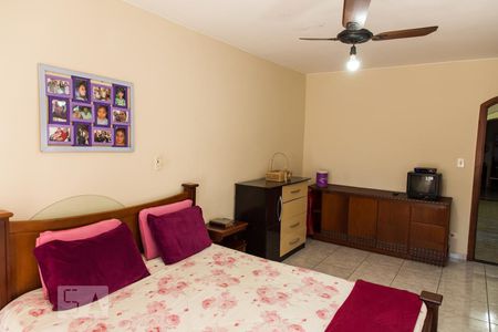 Casa à venda com 203m², 3 quartos e 2 vagasQuarto 1