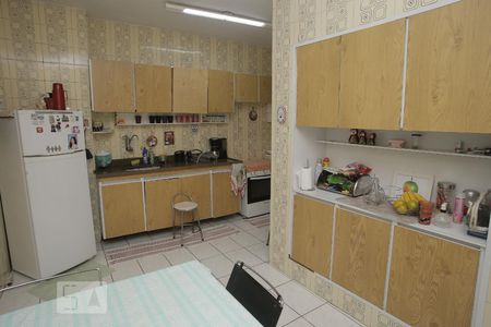 Apartamento à venda com 140m², 3 quartos e 2 vagasCozinha