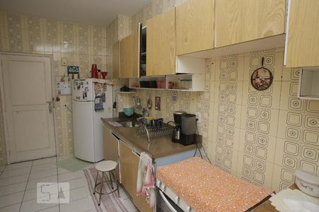 Apartamento à venda com 140m², 3 quartos e 2 vagasCozinha