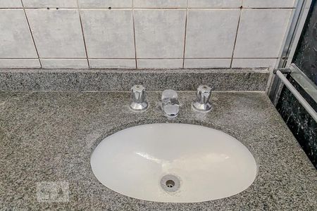 Apartamento para alugar com 73m², 3 quartos e 2 vagasDetalhe Banheiro da Suite