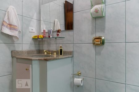 Casa à venda com 284m², 4 quartos e 4 vagas Casa à venda com 284m², 4 quartos e 4 vagasBanheiro suíte