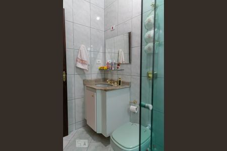 Casa à venda com 284m², 4 quartos e 4 vagas Casa à venda com 284m², 4 quartos e 4 vagasBanheiro suíte