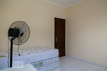 Casa à venda com 284m², 4 quartos e 4 vagas Casa à venda com 284m², 4 quartos e 4 vagasDormitório 2