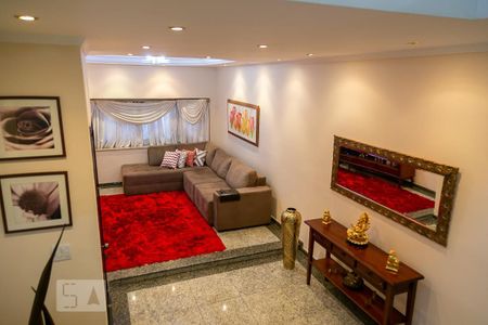 Casa à venda com 284m², 4 quartos e 4 vagas Casa à venda com 284m², 4 quartos e 4 vagasSala