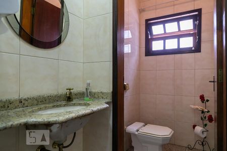 Casa à venda com 284m², 4 quartos e 4 vagas Casa à venda com 284m², 4 quartos e 4 vagasLavabo