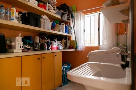 Casa à venda com 284m², 4 quartos e 4 vagas Casa à venda com 284m², 4 quartos e 4 vagasÁrea de serviço