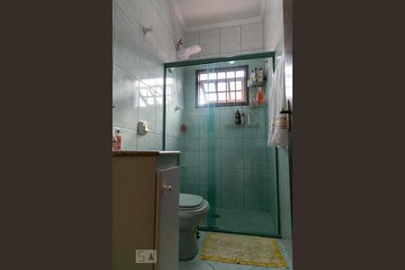 Casa à venda com 284m², 4 quartos e 4 vagas Casa à venda com 284m², 4 quartos e 4 vagasBanheiro social