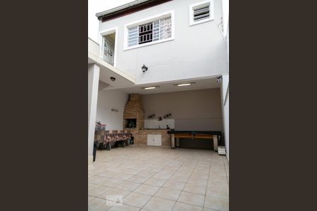 Casa à venda com 284m², 4 quartos e 4 vagas Casa à venda com 284m², 4 quartos e 4 vagasQuintal fundos