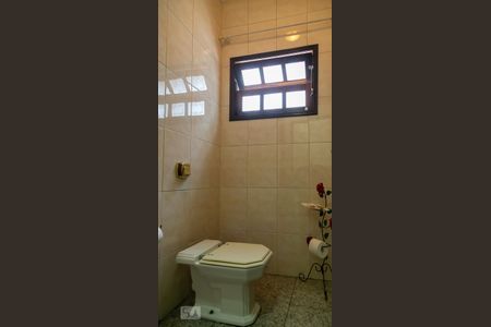 Casa à venda com 284m², 4 quartos e 4 vagas Casa à venda com 284m², 4 quartos e 4 vagasLavabo