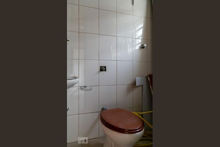 Casa à venda com 284m², 4 quartos e 4 vagas Casa à venda com 284m², 4 quartos e 4 vagasLavabo edícula