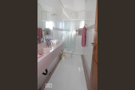 Casa à venda com 282m², 3 quartos e 6 vagasBanheiro